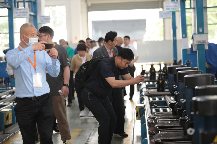 精專智造與低碳未來 南方泵業亮相東北供熱研討會，網絡技術引領行業革新